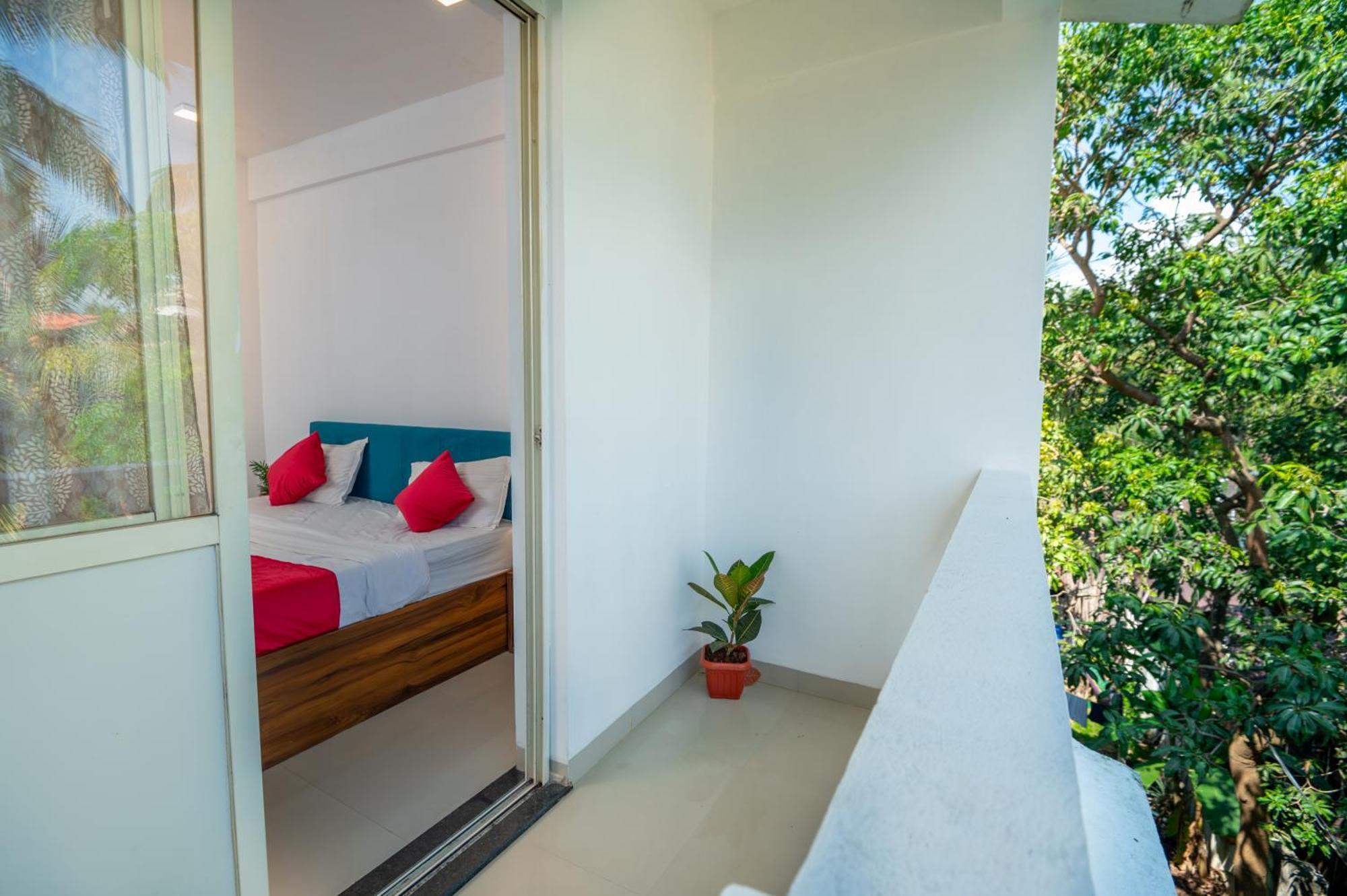 Morjim Sea Waves-Beach Front Hotel Exterior foto